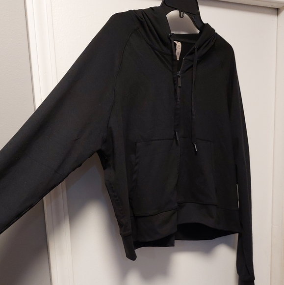 YOGALICIOUS LUX Cropped Black Zip Up Athletic Hoodie - Picture 6 of 7